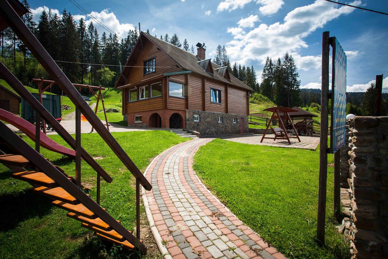 Hotel Lisoviy Zatyshok, Z Vidkrutum Litnim Baseynom Slavske Exterior foto