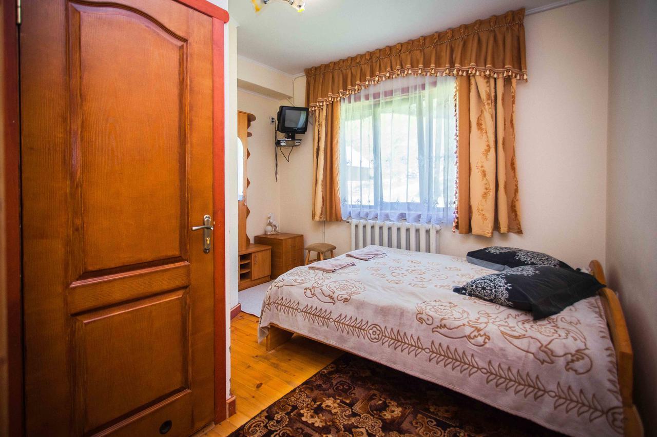 Hotel Lisoviy Zatyshok, Z Vidkrutum Litnim Baseynom Slavske Exterior foto